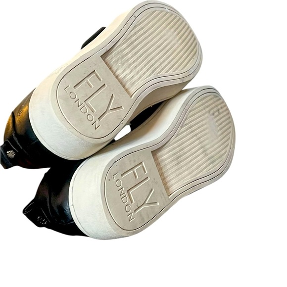 π€π€π
ππ ππππππ Black leather Sneaker - Picture 4 of 5